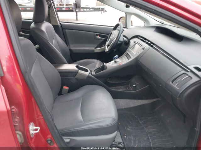 Toyota Prius Four Image 6