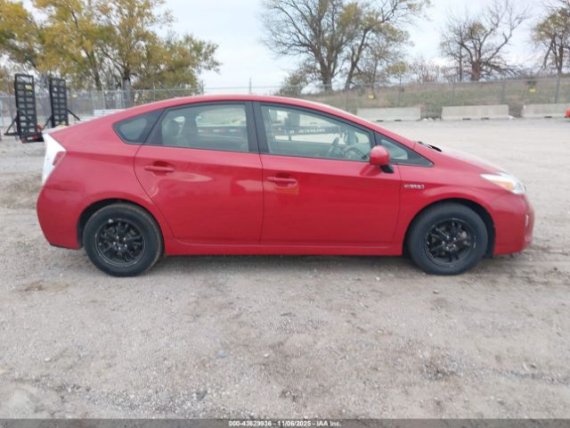 Toyota Prius Four Image 11