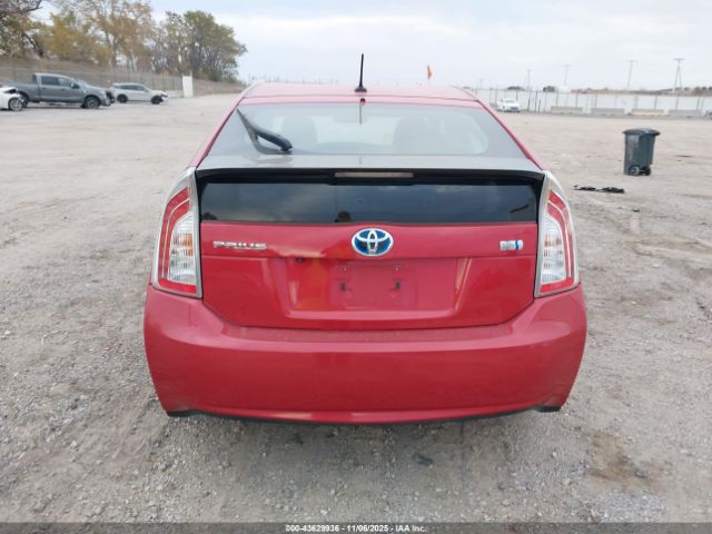 Toyota Prius Four Image 13