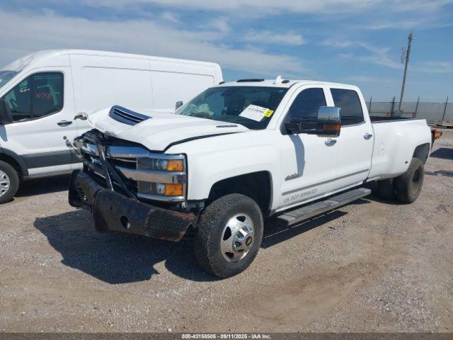 Chevrolet Silverado 3500 High Country Image 9