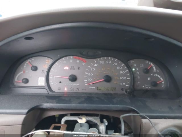 Toyota Sequoia Limited V8 Image 9