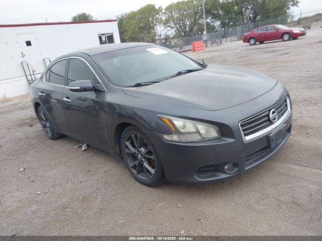  Salvage Nissan Maxima