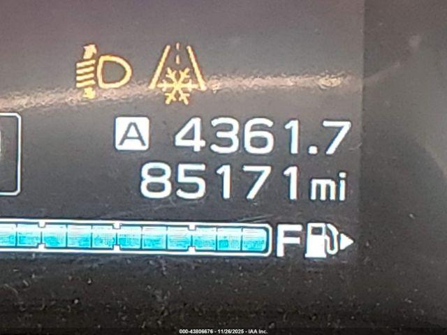 Subaru Crosstrek 2.0i Limited Image 16