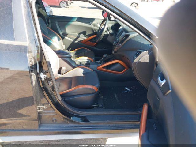 Hyundai VELOSTER Turbo Image 4