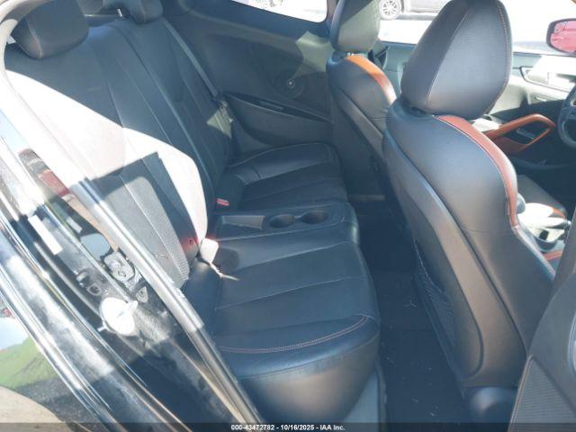 Hyundai VELOSTER Turbo Image 7