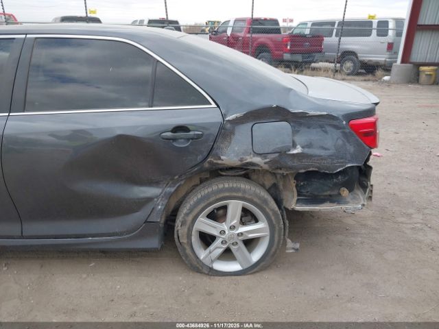 Toyota Camry Se Image 2