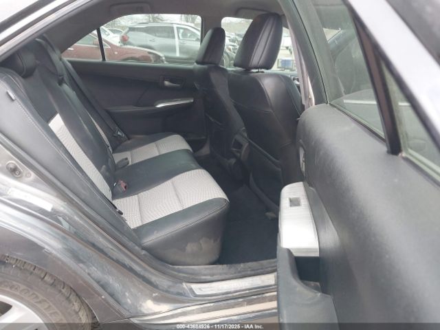 Toyota Camry Se Image 8