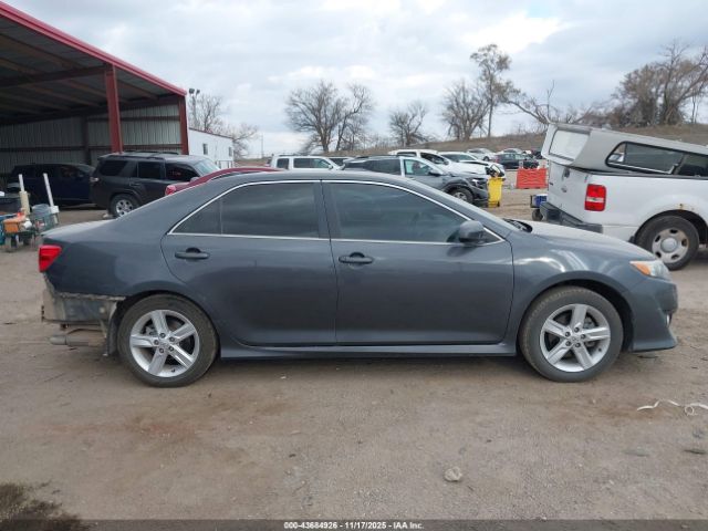 Toyota Camry Se Image 14