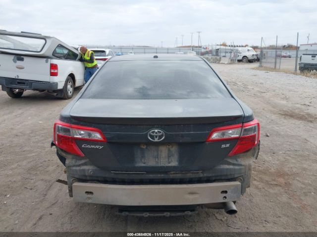 Toyota Camry Se Image 15