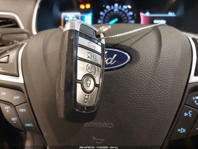 Ford Edge Titanium Image 6