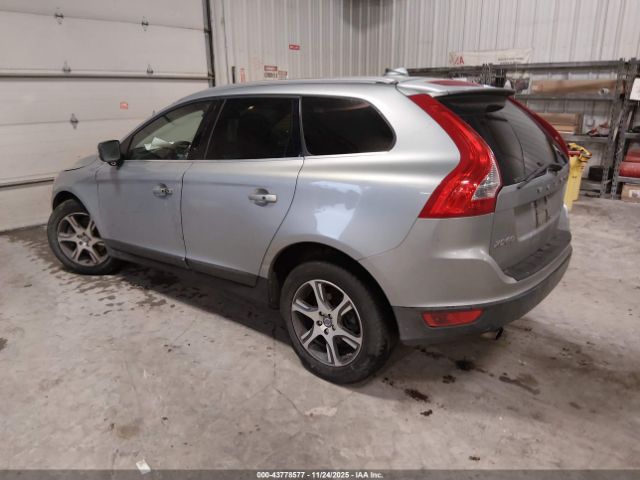 Volvo XC60 Image 2