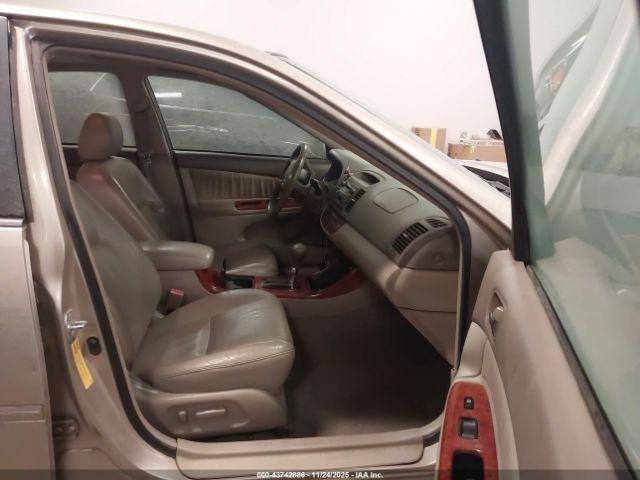 Toyota Camry Xle V6 Image 5