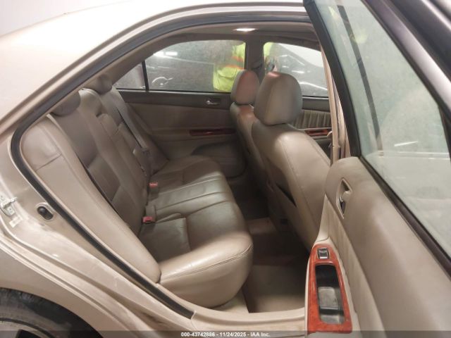 Toyota Camry Xle V6 Image 7