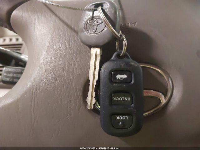 Toyota Camry Xle V6 Image 8