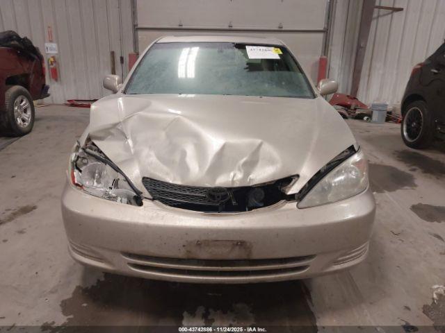 Toyota Camry Xle V6 Image 16