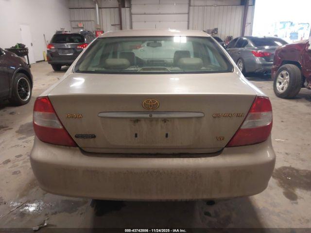 Toyota Camry Xle V6 Image 14