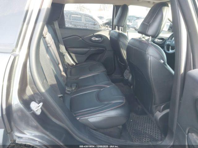 Jeep Cherokee Trailhawk Image 7