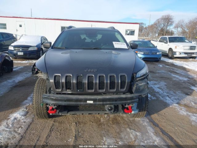 Jeep Cherokee Trailhawk Image 17