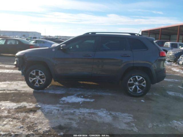 Jeep Cherokee Trailhawk Image 13