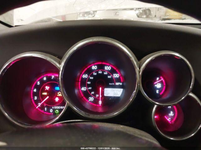 Pontiac Vibe Image 8