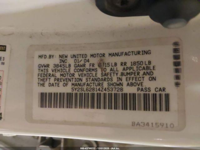 Pontiac Vibe Image 9