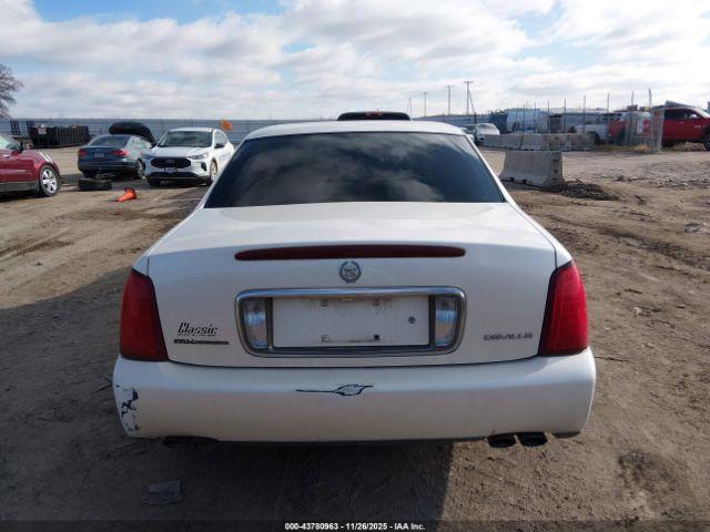 Cadillac DeVille Standard Image 15