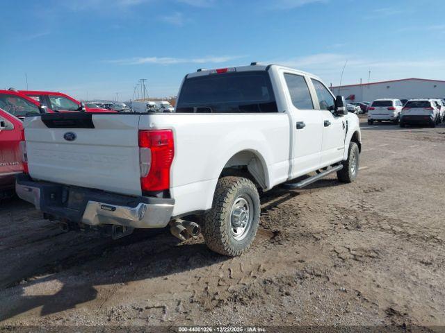 Ford F-250 Xl Image 4