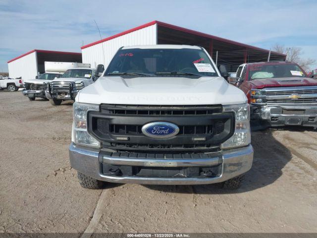 Ford F-250 Xl Image 11