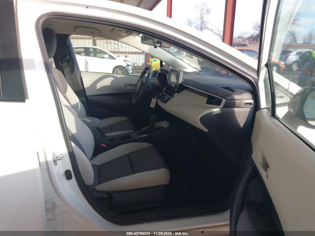 Toyota Corolla Le Image 5