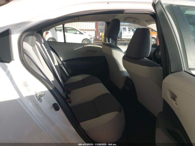 Toyota Corolla Le Image 12