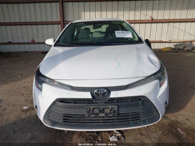 Toyota Corolla Le Image 7