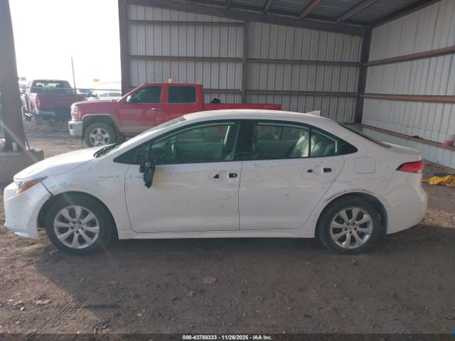 Toyota Corolla Le Image 9