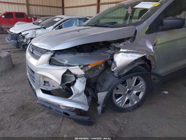 Ford Escape S Image 9