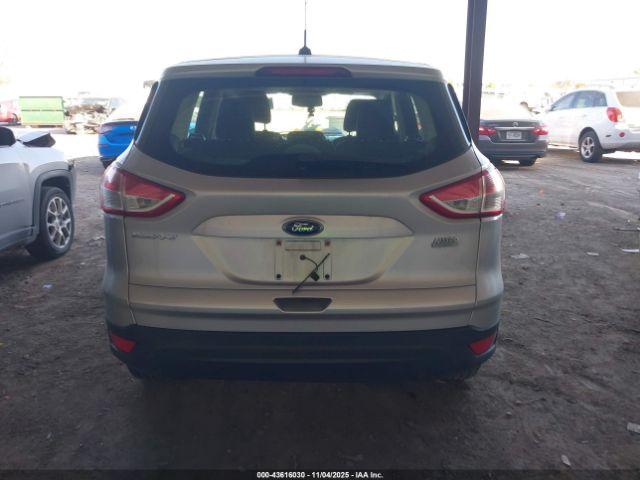 Ford Escape S Image 2