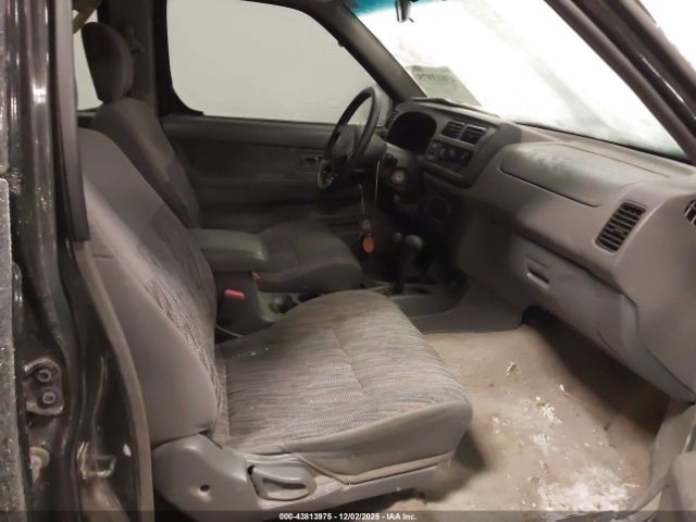 Nissan Frontier Image 9