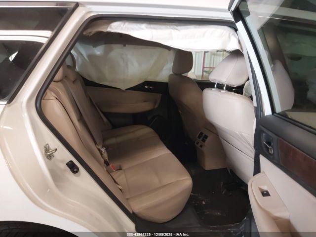 Subaru Outback 2.5i Limited Image 11