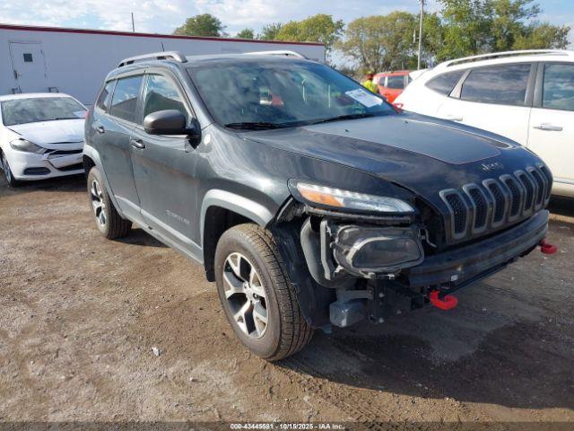  Salvage Jeep Cherokee