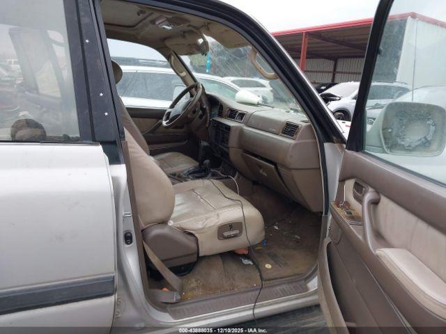 Toyota Land Cruiser Image 7