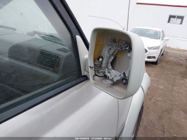 Toyota Land Cruiser Image 6