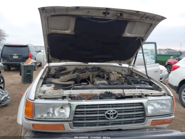 Toyota Land Cruiser Image 2