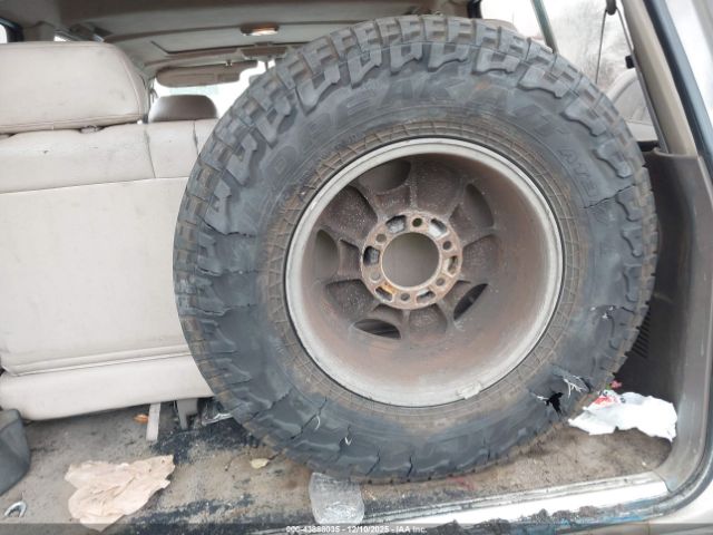 Toyota Land Cruiser Image 13