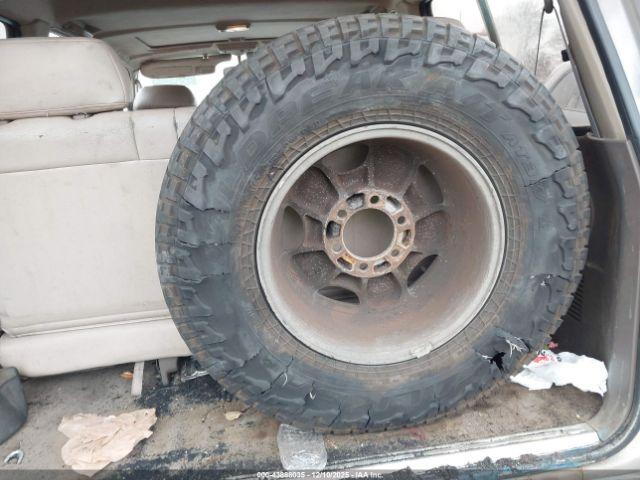 Toyota Land Cruiser Image 13