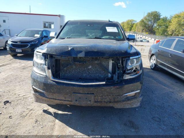 Chevrolet Suburban 1500 Ltz Image 16