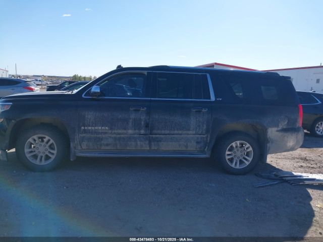 Chevrolet Suburban 1500 Ltz Image 9