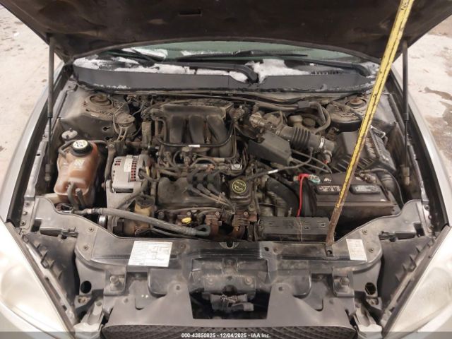 Ford Taurus Se Image 9