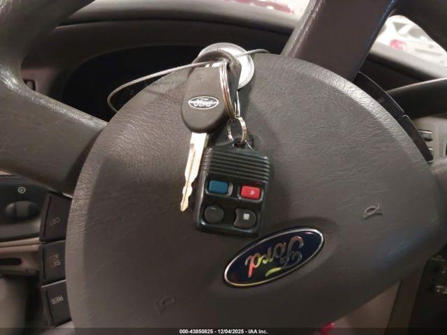 Ford Taurus Se Image 12