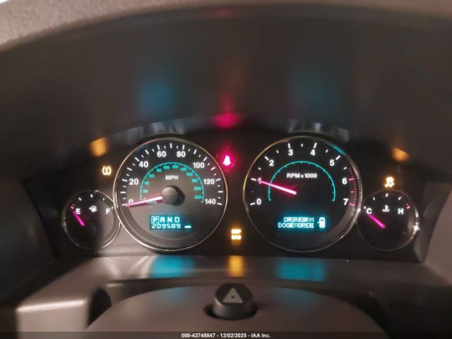 Jeep Commander Image 11