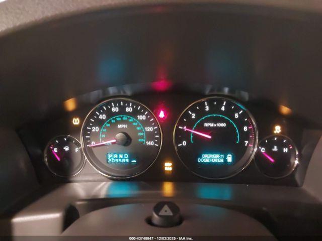 Jeep Commander Image 11