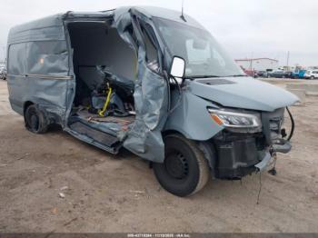  Salvage Mercedes-Benz Sprinter 2500