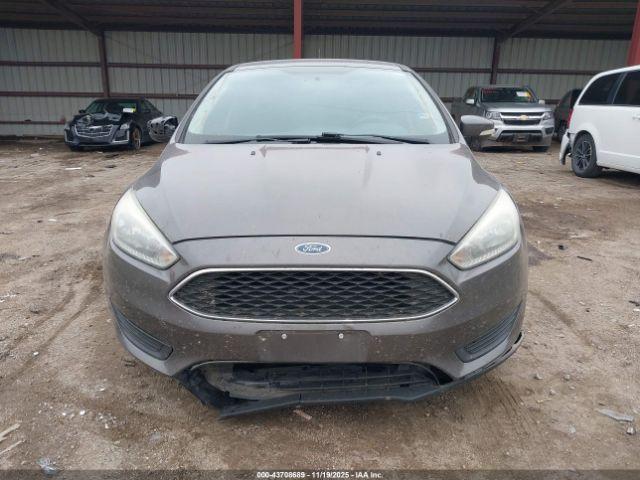 Ford Focus Se Image 8